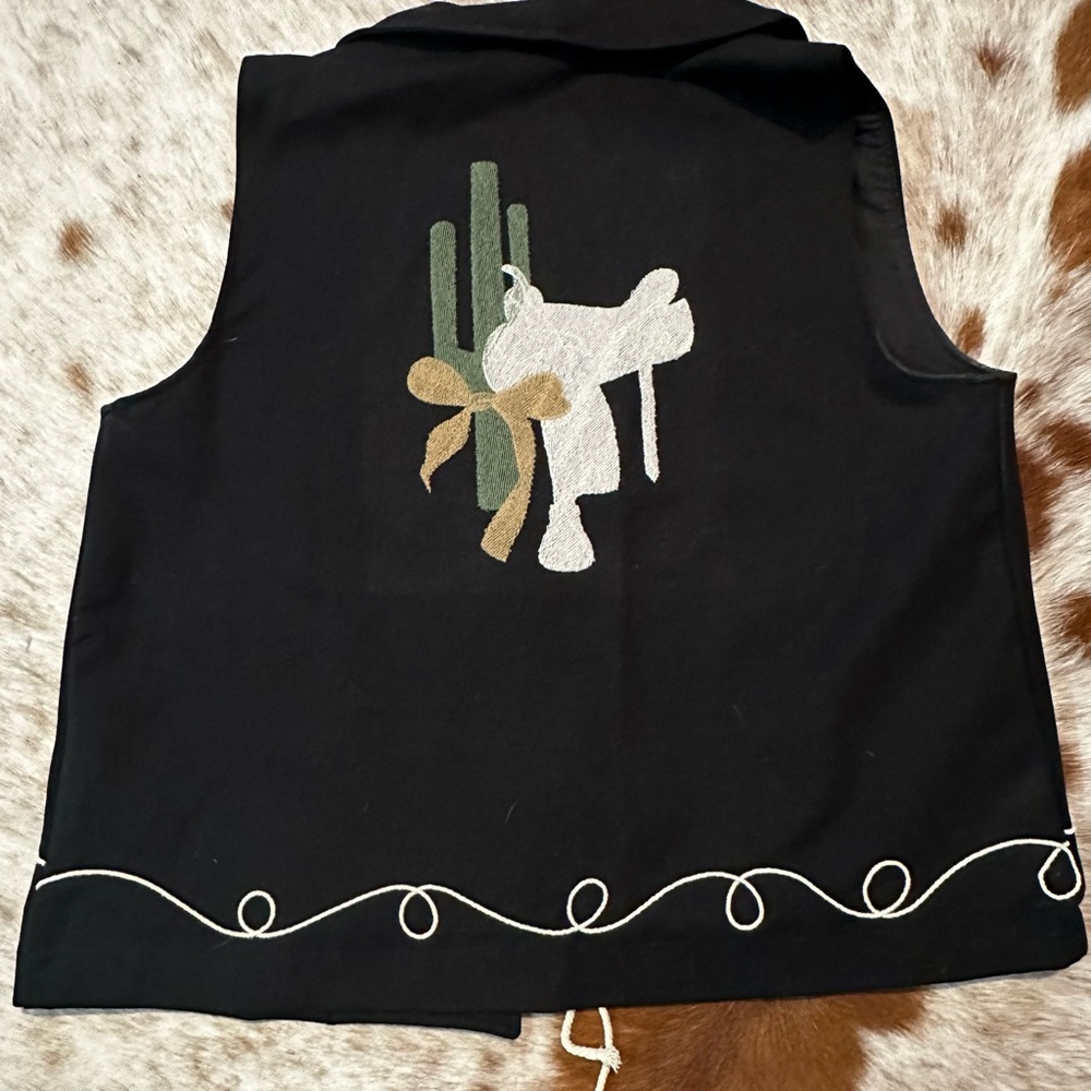 Women's Black Vest with Cactus and Saddle Embroidery